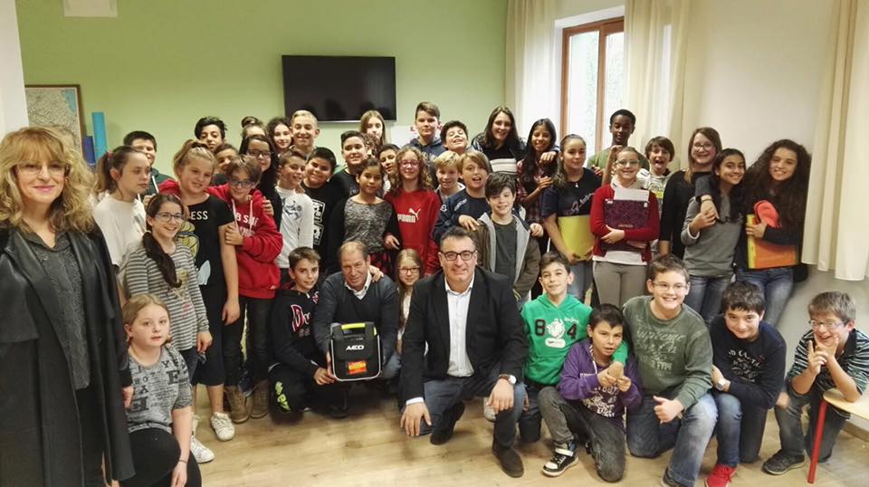 Due nuovi defibrillatori nelle scuole