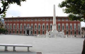 La sede della Provincia in piazza Aranci a Massa