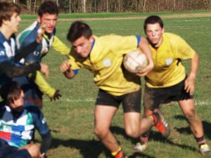 Un momento di gioco della partita del Lunigiana Rugby