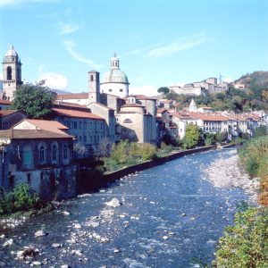 Vista del centro storico di Pontremoli, nel lato lambito dal fiume Magra
