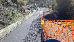 Una frana nella strada che conduce a Folegnano