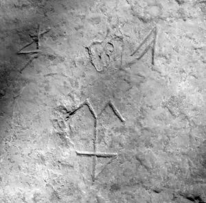 Particolare dell'iscrizione su una lastra di pietra rinvenuta nella zona del monte Valoria