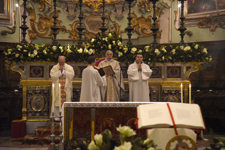 Il Vescovo nel Pontificale: “Alla scuola di Maria, modello del nostro cammino spirituale”