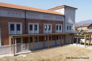 Il nuovo edificio di Aulla che ospiterà i più piccoli, dal nido alle elementari (Foto Massimo Pasquali)