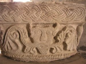 Il "capitello del diavolo" presente a San Caprasio