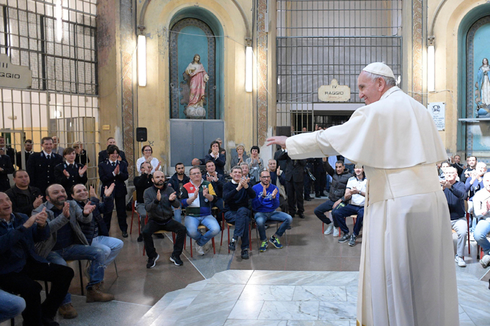 Papa Francesco a Milano. Ospitare le differenze, abbracciare le frontiere, accogliere chi ha bisogno Papa Francesco a Milano. Ospitare le differenze, abbracciare le frontiere, accogliere chi ha bisogno