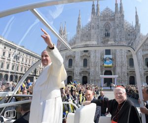 papa milano sagrato duomo