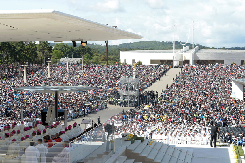 Papa Francesco a Fatima “Non potevo non venire qui” Papa Francesco a Fatima “Non potevo non venire qui”