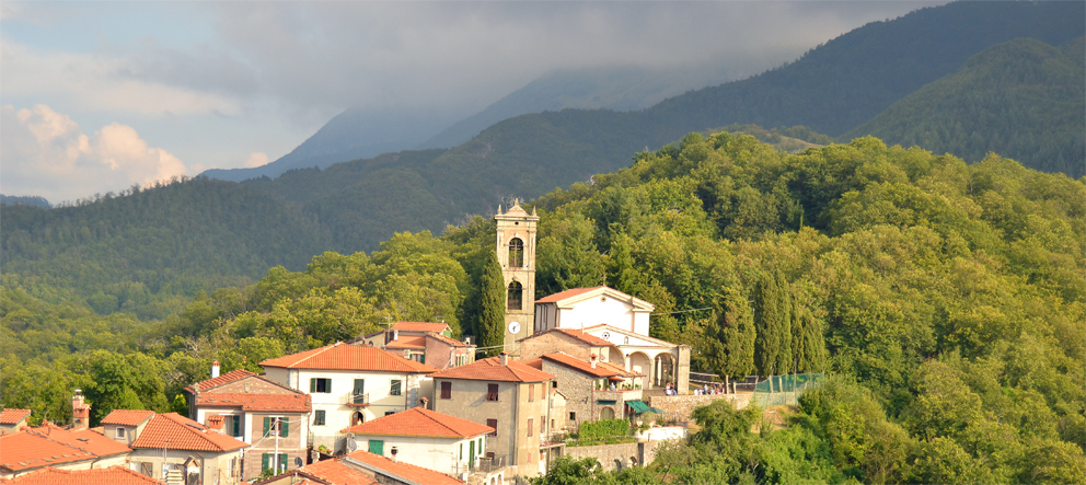 Il Vescovo Giovanni in visita all’Unità pastorale di Casola Lunigiana Il Vescovo Giovanni in visita all’Unità pastorale di Casola Lunigiana