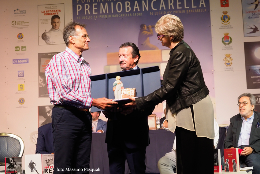 Bancarella Sport: “L’uragano nero” primo sul filo di lana Bancarella Sport: “L’uragano nero” primo sul filo di lana