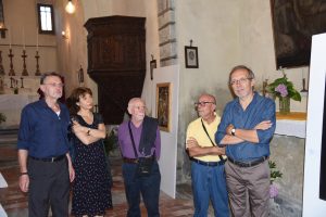 Un momento dell'inaugurazione della mostra a Bagnone
