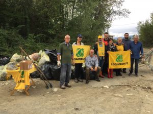 I volontari che hanno contribuito a pulire l'area de "La Fola" a Licciana