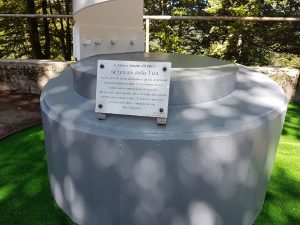 Il monumento dedicato a Simoncelli