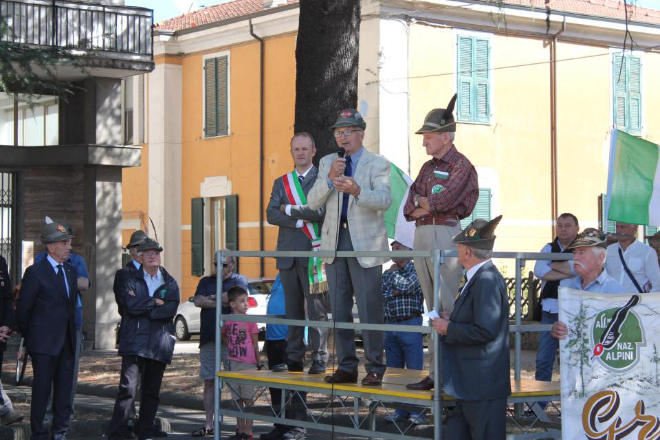 Tante “penne nere” a Pontremoli per il 19° raduno degli Alpini della Lunigiana Tante “penne nere” a Pontremoli per il 19° raduno degli Alpini della Lunigiana