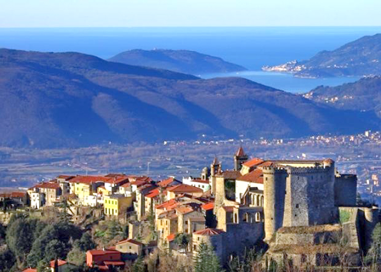 I gestori lamentano la poca cura del territorio ma questo, per ora, non frena i turisti I gestori lamentano la poca cura del territorio ma questo, per ora, non frena i turisti