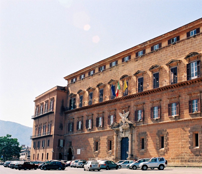 Nello Musumeci porta alla vittoria il centrodestra Nello Musumeci porta alla vittoria il centrodestra