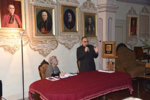 Andrea Mariani sacerdote e docente universitario originario di Lissone, accanto a lui Patrizia Rossi direttrice della biblioteca Nazionale Serra.