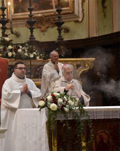 01Pontificale_Vescovo1