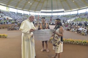 04papa_popoli_amazzonia(puertomaldonadoperù)