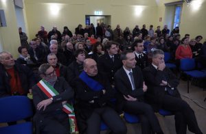 Il pubblico presente, con in prima fila le autorità amministrative e delle forze armate (foto Massimo Pasquali)