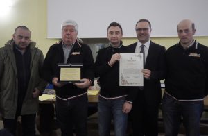 La consegna della Benemerenza al Motoclub Pontremoli (foto Massimo Pasquali)