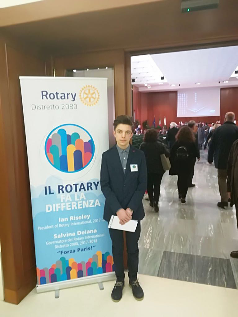 Premio Rotary per il giovane lunigianese Mattia Moscatelli Premio Rotary per il giovane lunigianese Mattia Moscatelli
