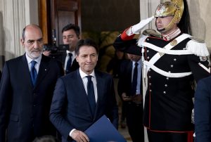 Il presidente incaricato, Giuseppe Conte, si avvia ad annunciare la propria rinuncia dopo l’incontro con Mattarella