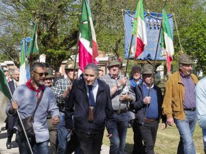 Il gruppo dell'ANPI alla cerimonia provinciale di Terzana (foto Massimo Pasquali)