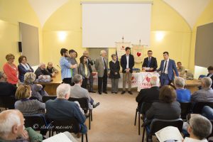 Un momento della festa dei Fratres nelle stanze del teatro della Rosa