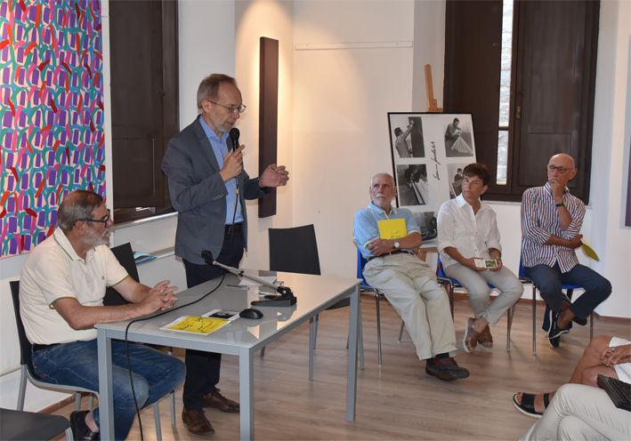 Bagnone: l’arte spazi dagli spazi espositivi alle piazze del borgo Bagnone: l’arte spazi dagli spazi espositivi alle piazze del borgo