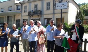 Inaugurazione giardinetti San Pietro scoperta targa con l'ntitolazione dei giardinetti agli “Amici di San Pietro”