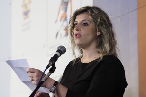 Premio Bancarella 2018 Dott. Sara Rivieri proclama Dolores Redondo vincitrice del 66° premio Bancarella (foto Massimo Pasquali)
