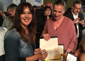 Premio Bancarella 2018 - Dolores Redondo firma "Tutto questo ti darò" per la gioia dei nuovi fans (foto Massimo Pasquali)