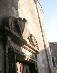Le condizioni del portale di ingresso dell'oratorio