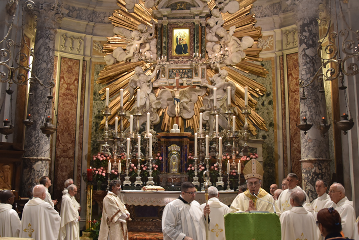 Pellegrinaggio a Montenero: la diocesi affidata alla misericordia di Maria Pellegrinaggio a Montenero: la diocesi affidata alla misericordia di Maria