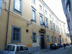 La facciata della sede del “Belmesseri” a Pontremoli
