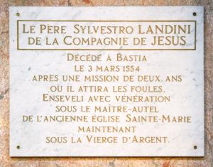 La lapide nella cattedrale di Bastia che ricorda la figura e l'opera di p. Silvestro Landini (Foto Pascal Renuci)