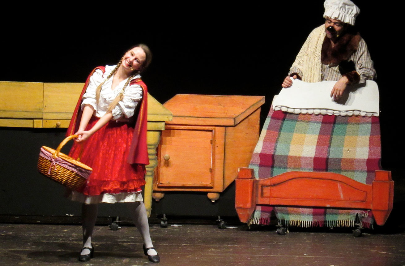 Il teatro “Quartieri” si è aperto dando spazio a musica e favole Il teatro “Quartieri” si è aperto dando spazio a musica e favole