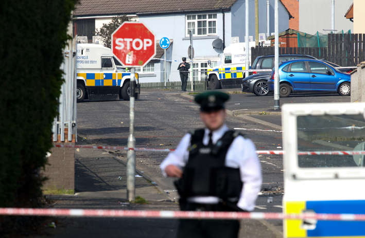 Irlanda del Nord, il vescovo di Derry: “Mai la pace può essere costruita con le armi” Irlanda del Nord, il vescovo di Derry: “Mai la pace può essere costruita con le armi”