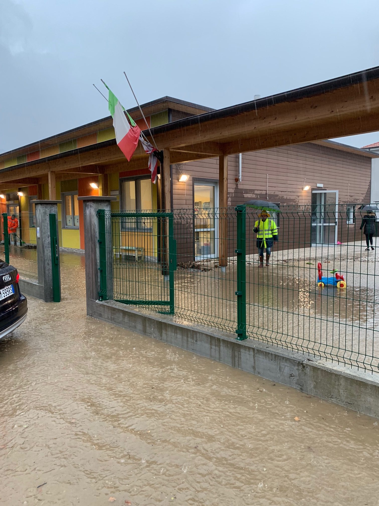 Frane ed evacuazioni: paura per il maltempo in Lunigiana Frane ed evacuazioni: paura per il maltempo in Lunigiana