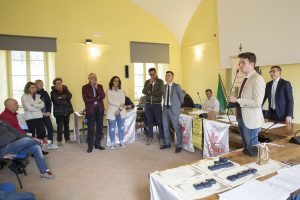 Un momento della manifestazione che si è tenuta alle stanze della Rosa (foto Walter Massari)