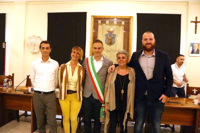 A Fivizzano consiglio record per brevità di durata e ricchezza di buoni propositi A Fivizzano consiglio record per brevità di durata e ricchezza di buoni propositi