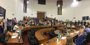 Immagini d'archivio di un consiglio comunale
