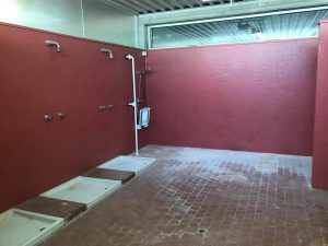 Le docce dell'impianto sportivo di Quercia