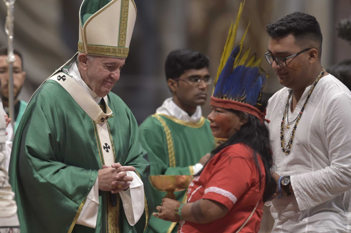 “Avvicinarsi ai popoli dell’ Amazzonia in punta di piedi”