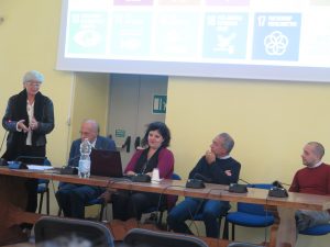 Un momento dell'incontro che si è tenuto nelle Stanze della Rosa