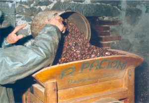 La battitura delle castagne come si faceva a Pracchiola fino a pochi anni fa