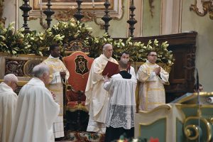01Pontificale_Pontremoli_Natale2019b