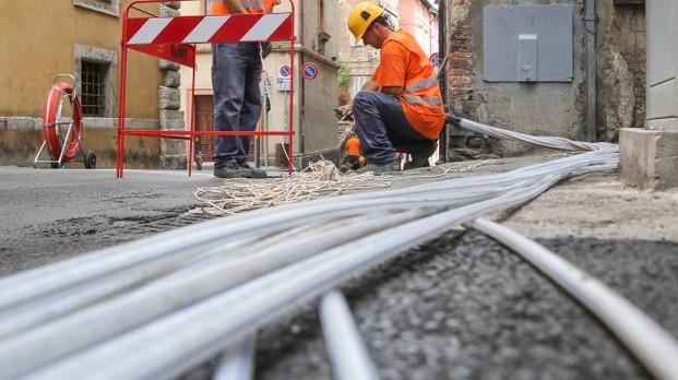 Ancora incerti i tempi per la connessione con banda ultra larga Ancora incerti i tempi per la connessione con banda ultra larga