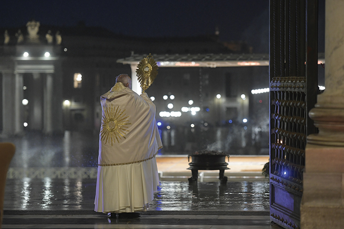 Papa Francesco: “Signore, non lasciarci in balìa della tempesta” Papa Francesco: “Signore, non lasciarci in balìa della tempesta”